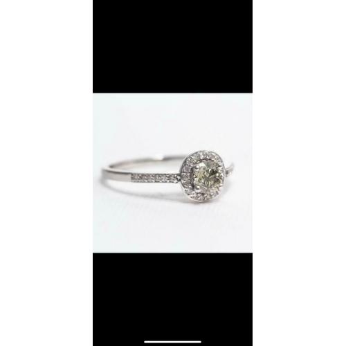 Wit gouden ring met 0,66 ct vs2