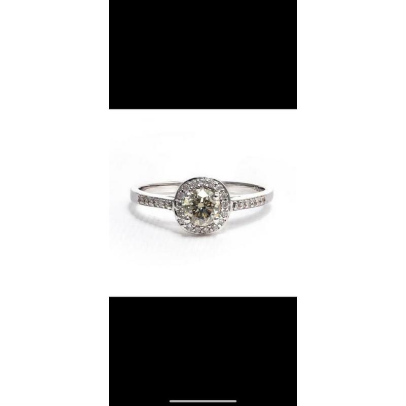 Wit gouden ring met 0,66 ct vs2