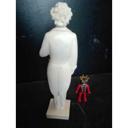 105) Beeldje van J strauss door G Ruggeri