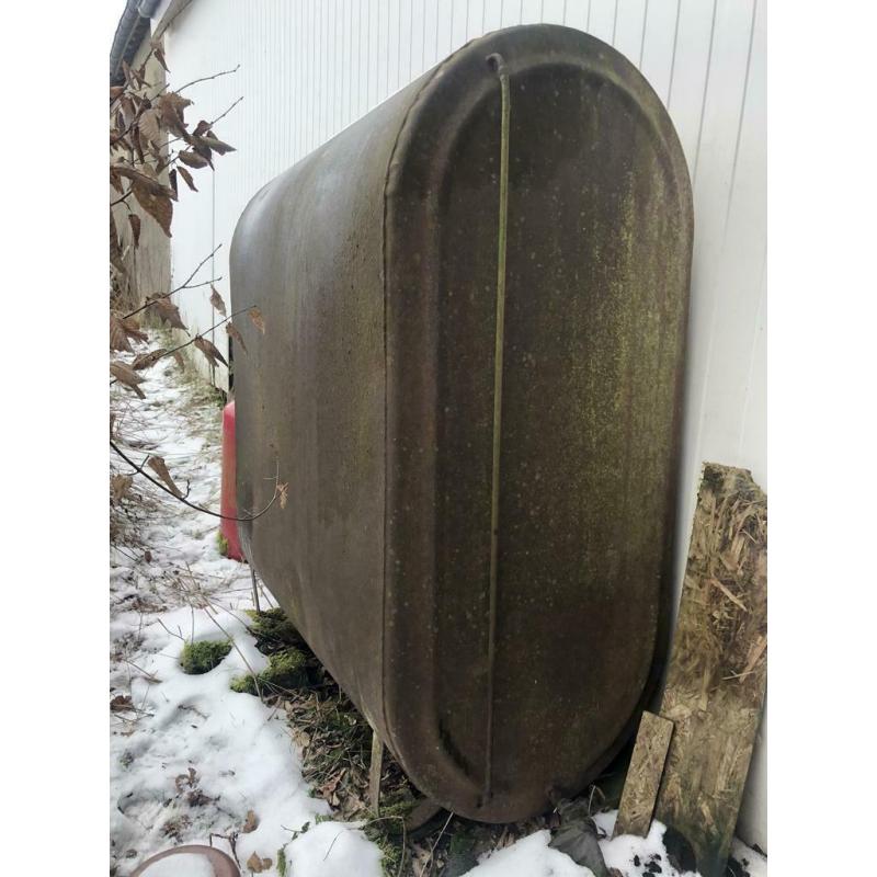 À enlever citerne Cuve mazout avec 420 litres de fioul