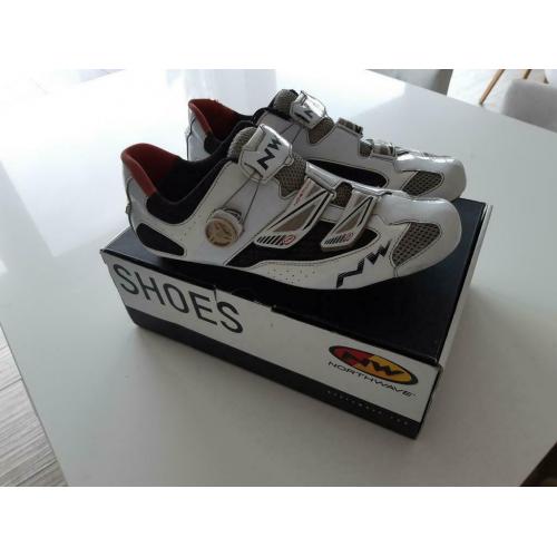 Chaussures vélo Northwave Galaxy Taille 46 blanc rouge noir