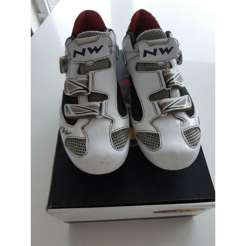 Chaussures vélo Northwave Galaxy Taille 46 blanc rouge noir