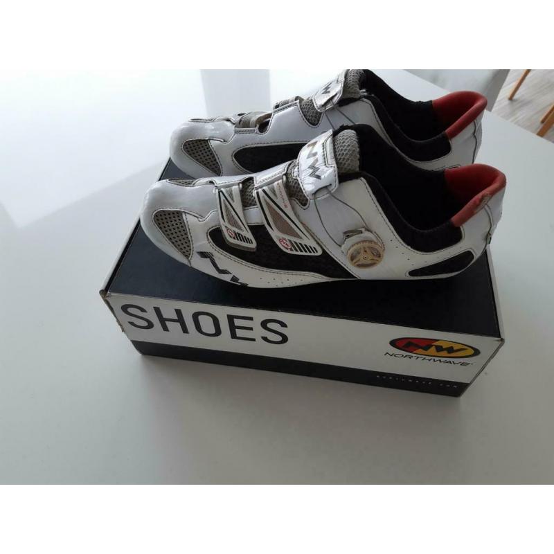 Chaussures vélo Northwave Galaxy Taille 46 blanc rouge noir