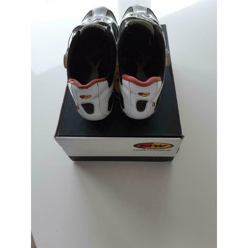Chaussures vélo Northwave Galaxy Taille 46 blanc rouge noir