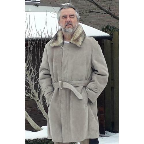 Magnifique manteau lammy pour homme, chaud et luxueux.