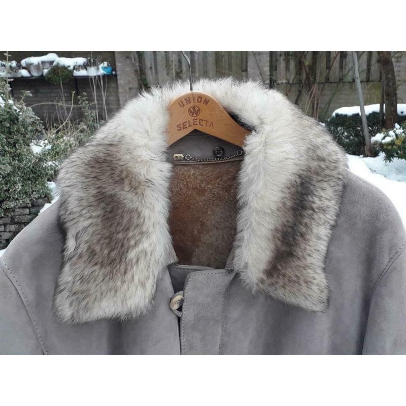 Magnifique manteau lammy pour homme, chaud et luxueux.
