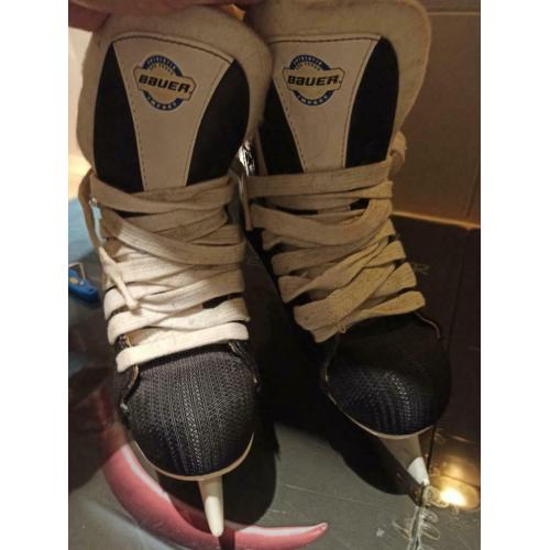 Dames ijshockey schaatsen