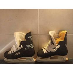 Dames ijshockey schaatsen