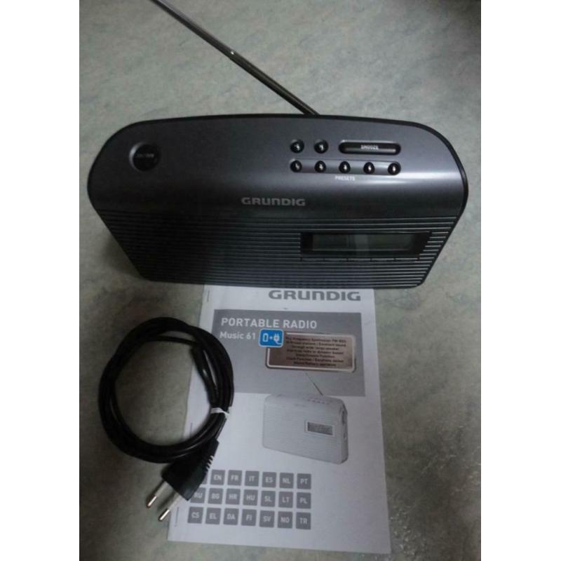 Radio de marque GRUNDING