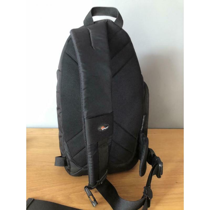 Cameratas Lowepro slingshot 300 aw