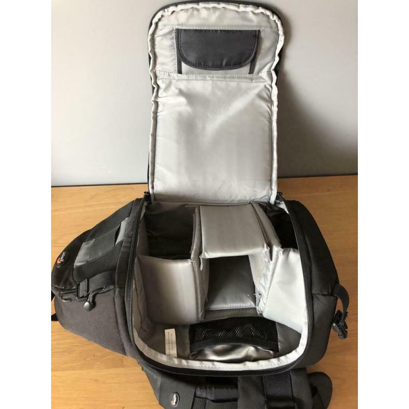 Cameratas Lowepro slingshot 300 aw