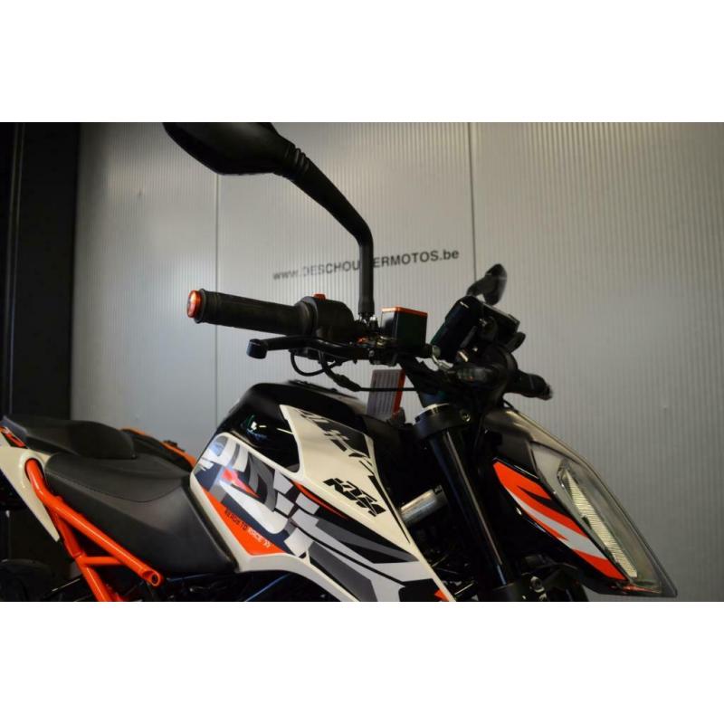 KTM Duke 125 ABS 2018 seulement 4416 Km AKRA avec garantie