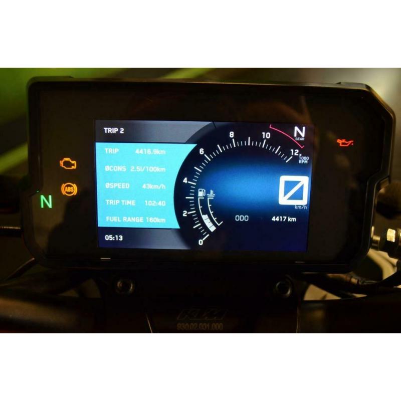 KTM Duke 125 ABS 2018 seulement 4416 Km AKRA avec garantie