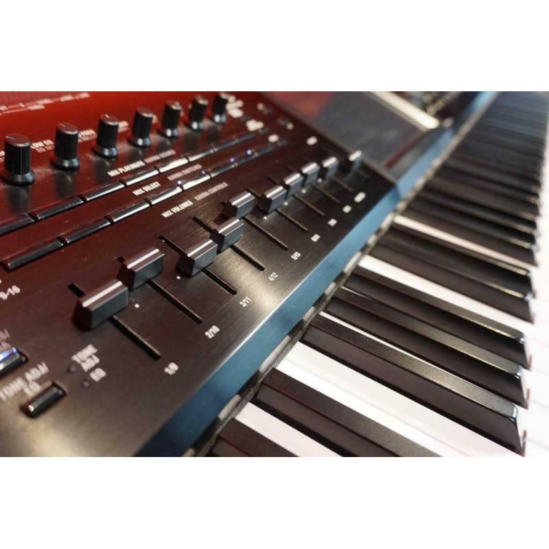 KORG Kronos V2 88 (gebruikt)