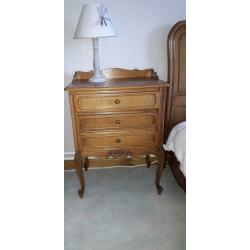 Chambre à coucher en chêne sculptée